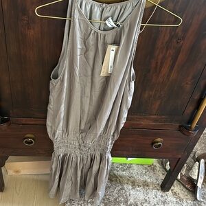 DO + BE TAUPE WAIST GATHERED TOP NWT